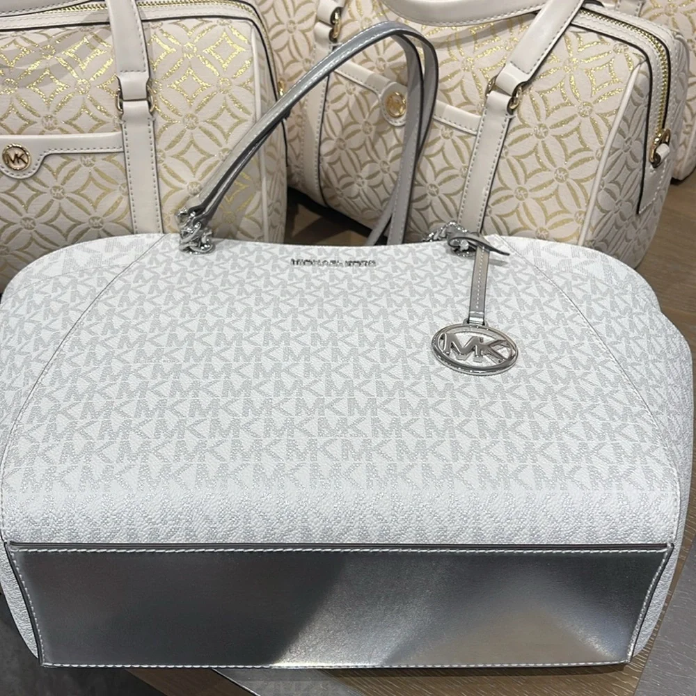 MICHAEL KORS  Jet Set Travel Large Signature Chain Shoulder Tote Bag Silver  NWT